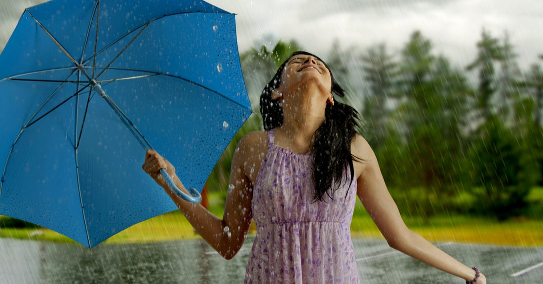 HOW TO CARE FOR YOUR SKIN DURING MONSOON RAINS