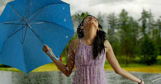 HOW TO CARE FOR YOUR SKIN DURING MONSOON RAINS